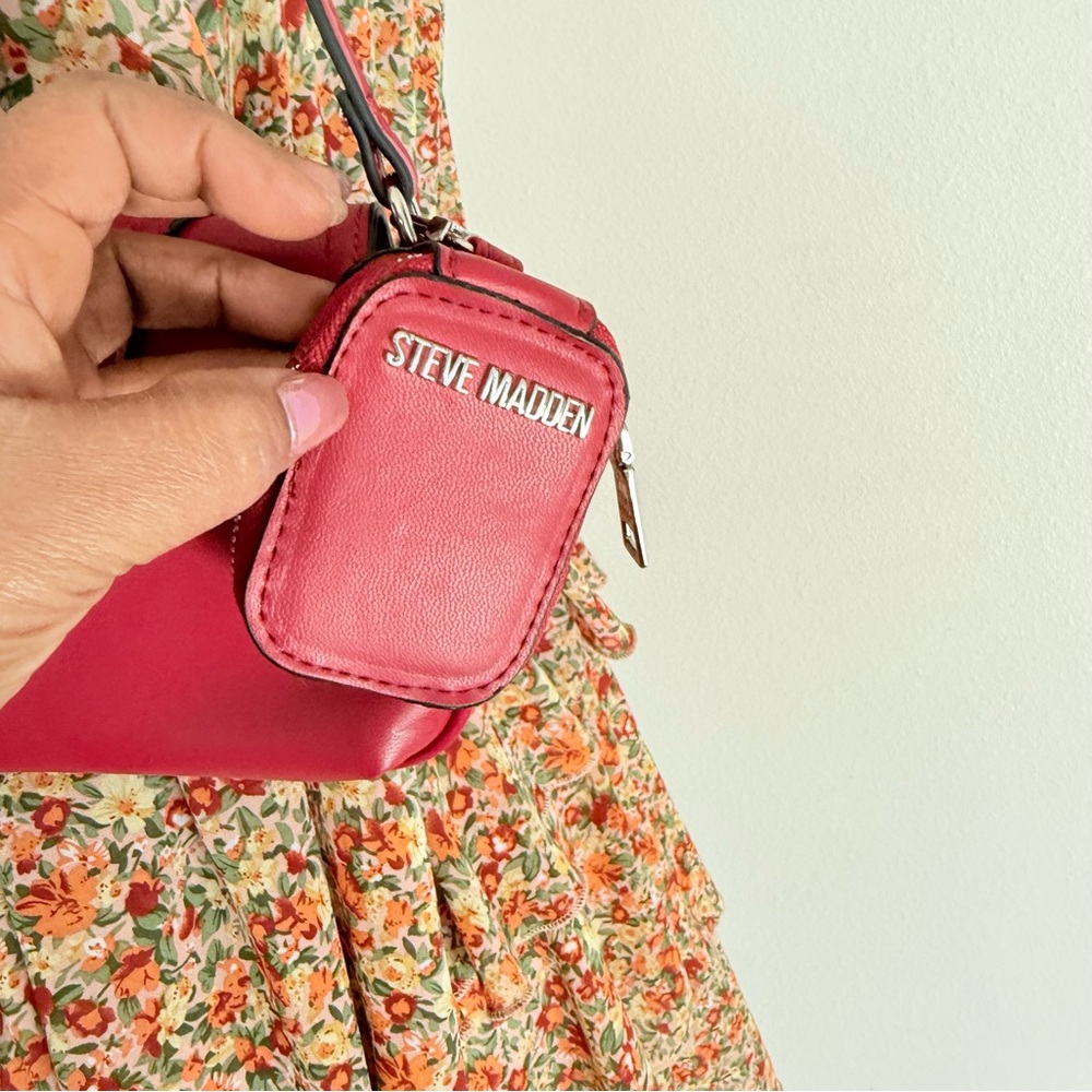 Steve Madden Red Buckle Shoulder Bag - Picture 9 of 10